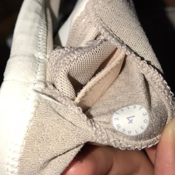 Lululemon free to be (wild) sports bra - Picture 3 of 5